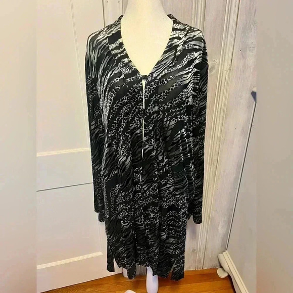 Chico's Tops - CHICOS Black Silver Animal Print Velvet Burnout Tunic Duster Top|2/M whimsigoth